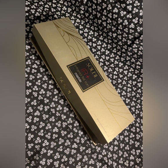 An original SOLEIL first generation infrared flat iron